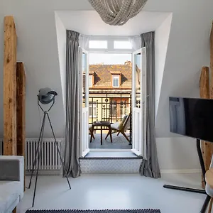 Wilda Nova Apartment